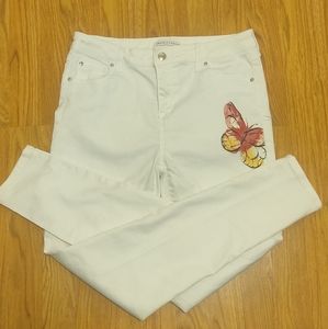 Truth and Theory 32 x 28 sz 10 White with Butterfly theme Pant. Cotton Poly Span